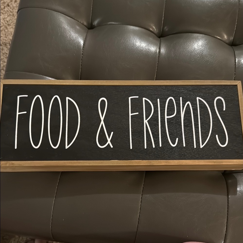 Black and Brown 'Food & Friends' Sign